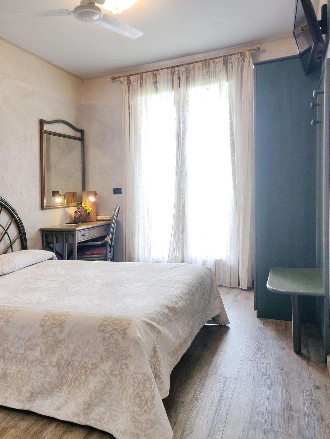 Hotel Castello S. Antonio Lazise Exteriör bild