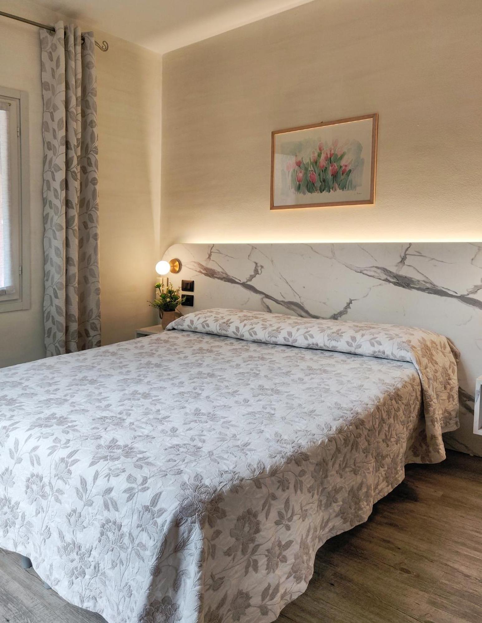 Hotel Castello S. Antonio Lazise Exteriör bild